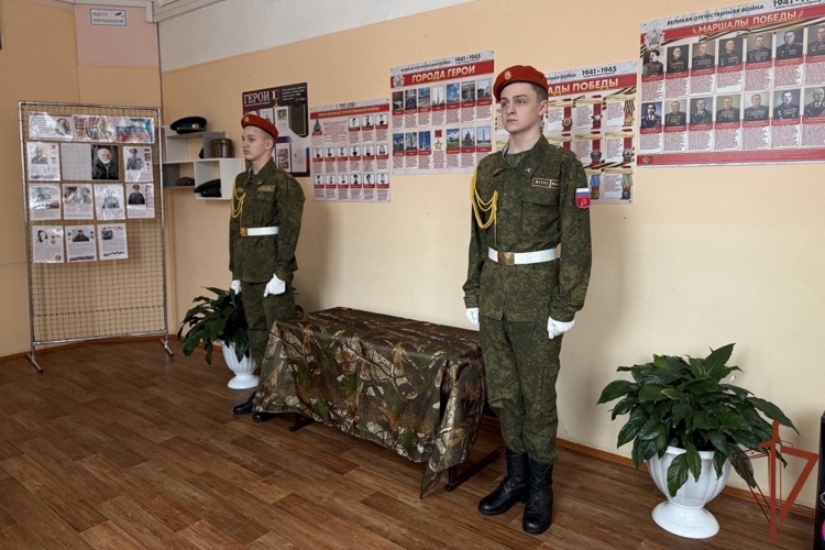 «Парта Героя» в память об офицере спецназа Росгвардии открыта в Хабаровском крае
