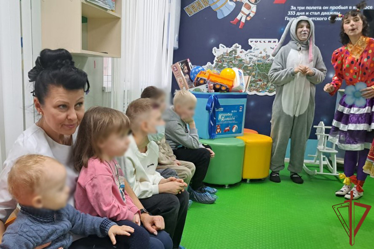 На Луганщине росгвардейцы присоединились к акции «Коробка храбрости»