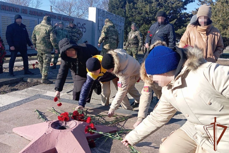 Росгвардейцы благоустроили памятные места и воинские захоронения в Херсонской и Запорожской областях (видео)