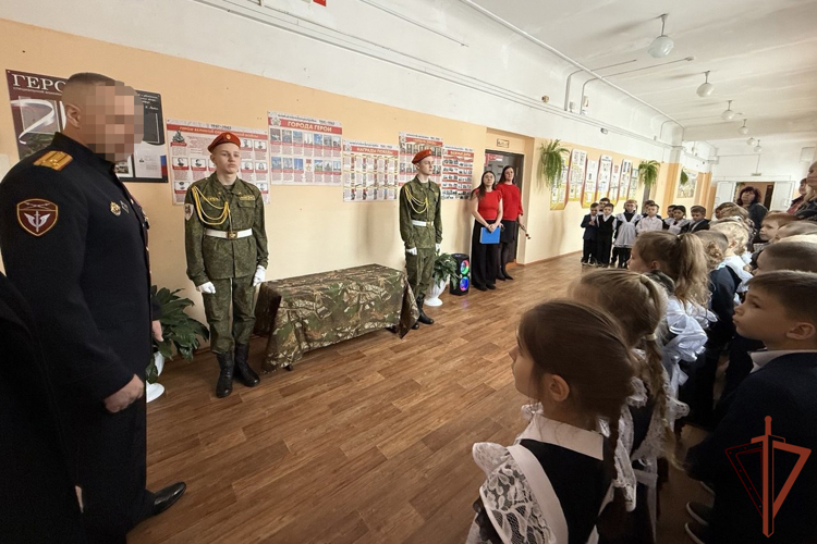 «Парта Героя» в память об офицере спецназа Росгвардии открыта в Хабаровском крае