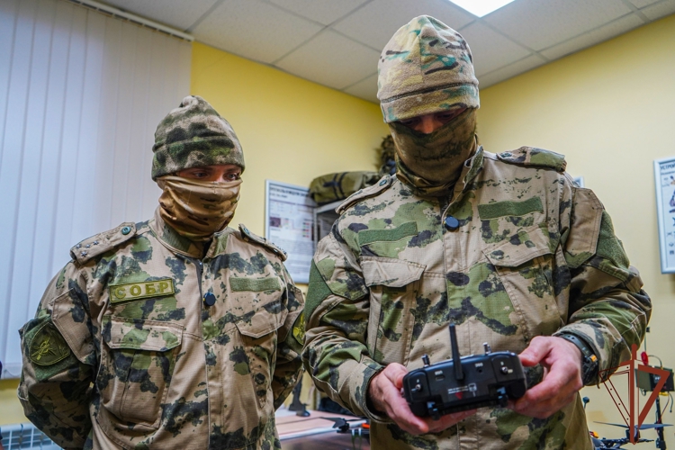 Тактико-специальное учение операторов БПЛА спецназа Росгвардии прошло в Подмосковье (видео)