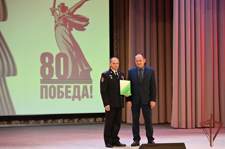 Росгвардия провела комплекс мероприятий по патриотическому воспитанию молодежи в Сибири