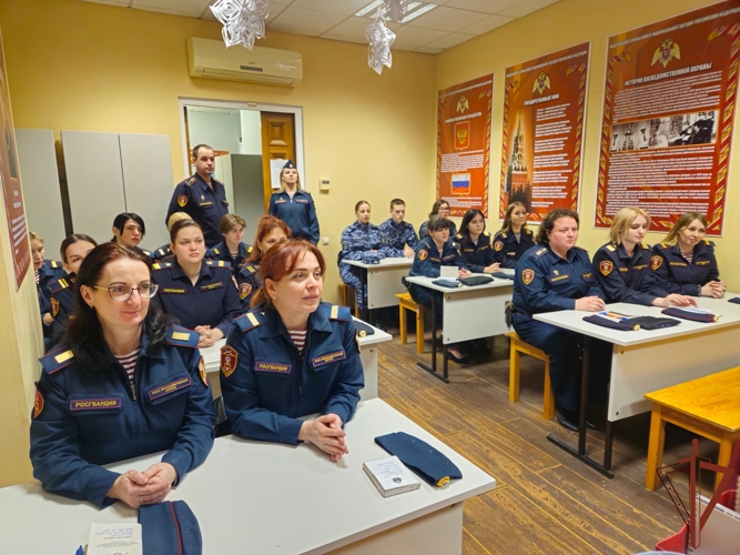 Командующий Северо-Западным округом Росгвардии поздравил росгвардейцев, заступающих на службу в новогоднюю ночь