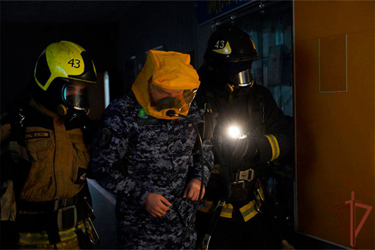Пожарно-тактическая тренировка Росгвардии и МЧС прошла в Москве
