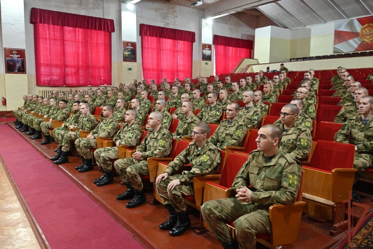 В Сыктывкаре прошла пастырская встреча митрополита Филиппа с военнослужащими центра подготовки личного состава Северо-Западного округа Росгвардии 