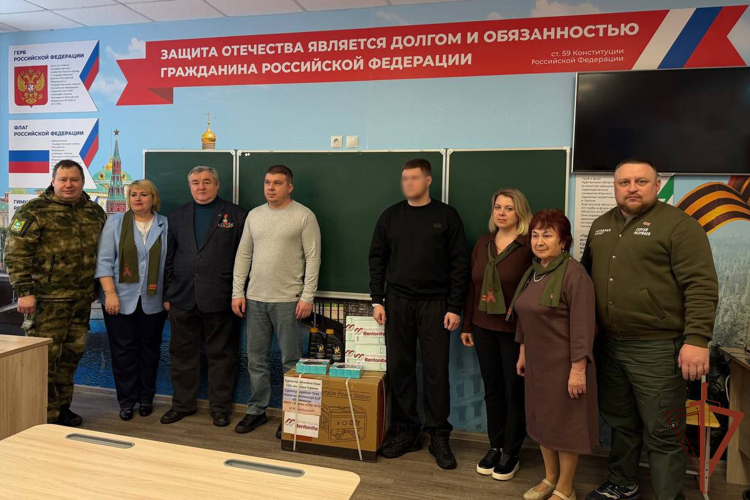 На Урале росгвардейцы провели профориентационные и патриотические мероприятия с подрастающим поколением 
