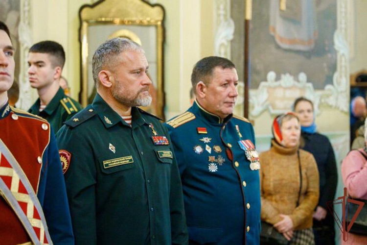 В Саратове росгвардейцы приняли участие в соборном молении о победе и наступлении мира