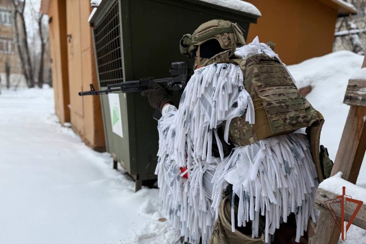 В Хабаровском крае росгвардейцы приняли участие в антитеррористическом учении на объекте образования