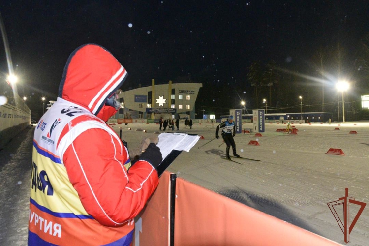 Чемпионат Приволжского округа Росгвардии по лыжным гонкам и служебному двоеборью завершился в Удмуртии (видео)