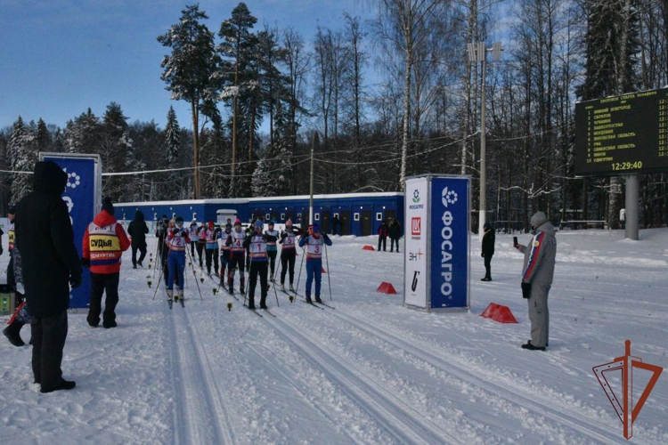 Чемпионат Приволжского округа Росгвардии по лыжным гонкам и служебному двоеборью завершился в Удмуртии (видео)