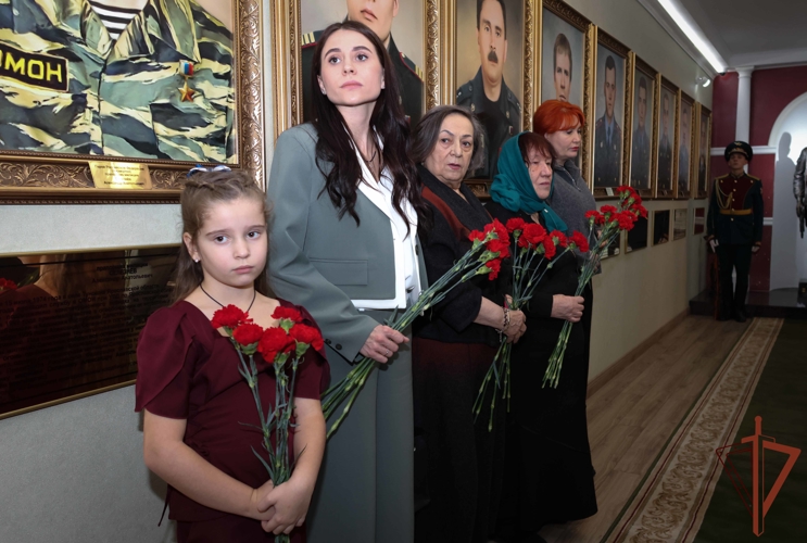 В Центральном округе Росгвардии прошли мероприятия, посвящённые Дню Героев Отечества