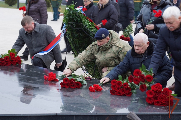 В регионах Центральной России росгвардейцы приняли участие в мероприятиях, приуроченных ко Дню Неизвестного Солдата 