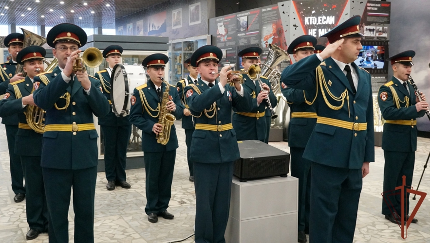 Сотрудники вневедомственной охраны Росгвардии торжественно приняли присягу в Брянске