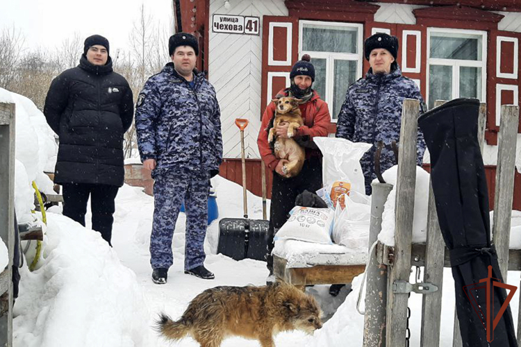 Предновогодние акции провели росгвардейцы в Кузбассе и Томской области