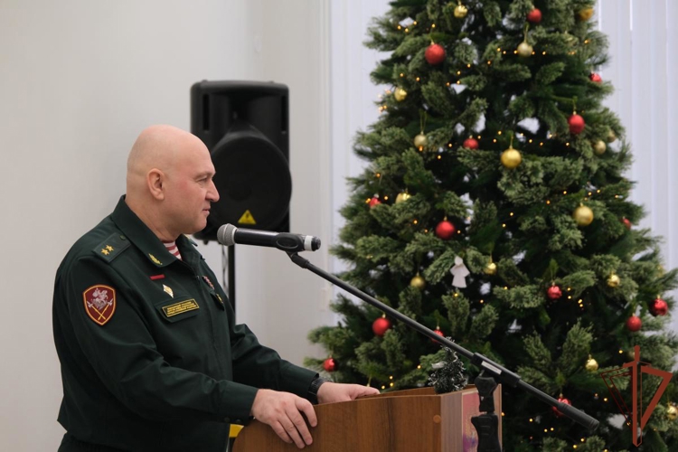  Пациентов ведомственного госпиталя  поздравил с наступающим Новым годом командующий Уральским округом Росгвардии