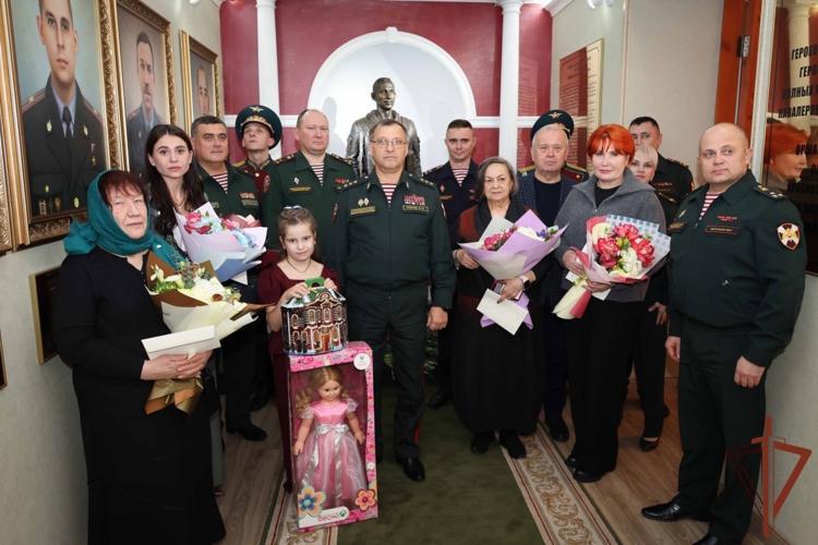 В Центральном округе Росгвардии прошли мероприятия, посвящённые Дню Героев Отечества