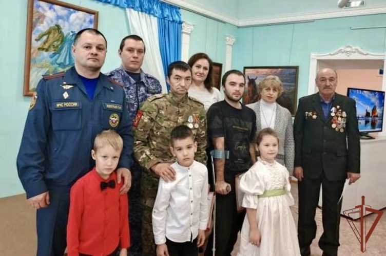 Росгвардия провела комплекс мероприятий по патриотическому воспитанию молодежи в Сибири