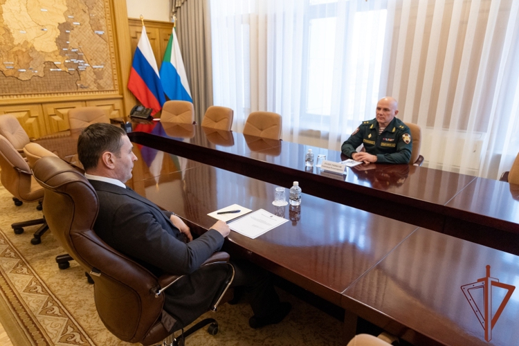 Командующий Восточным округом Росгвардии встретился с губернатором Хабаровского края 