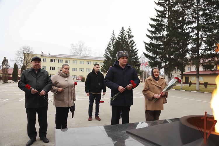 В Центральном округе Росгвардии прошли мероприятия, посвящённые Дню Героев Отечества