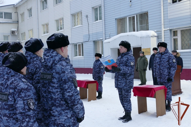 Росгвардейцы в Сибири торжественно присягнули на верность Отечеству