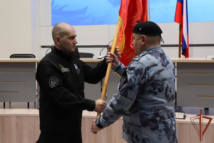 Торжественная церемония передачи росгвардейцам копий боевых знамен Великой Отечественной войны состоялась в Челябинской области