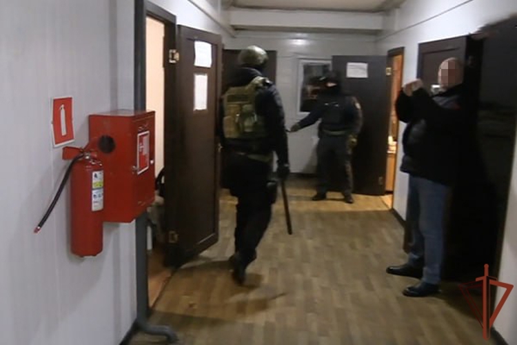 При содействии ОМОН Росгвардии прошел рейд по соблюдению миграционного законодательства в Москве