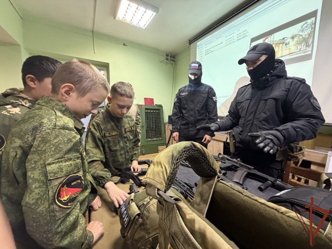На Дальнем Востоке росгвардейцы провели встречи с подрастающим поколением
