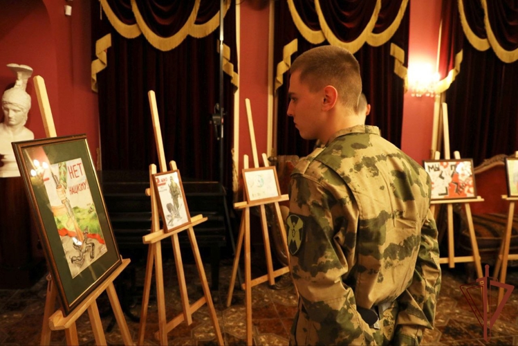 В галерее Александра Шилова открылась выставка рисунков кадет и детей росгвардейцев  
