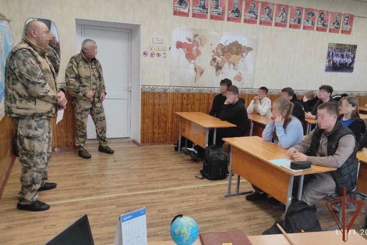 Росгвардейцы провели встречи со школьниками в Запорожской и Херсонской областях