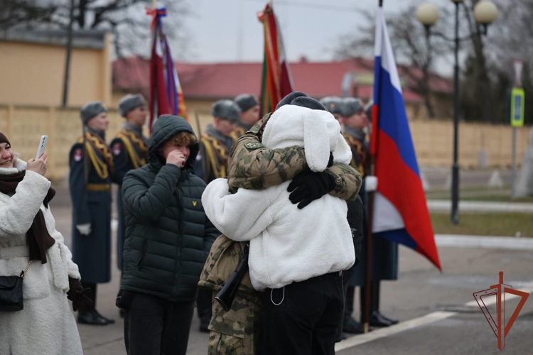 Новобранцы дивизии имени Ф.Э. Дзержинского Росгвардии приняли военную присягу (видео)
