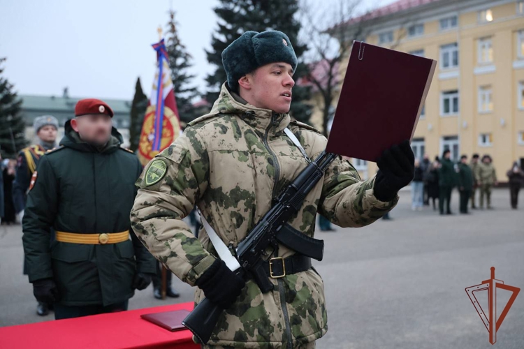Новобранцы дивизии имени Ф.Э. Дзержинского Росгвардии приняли военную присягу (видео)