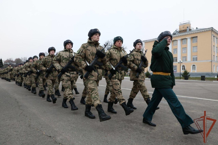 Новобранцы дивизии имени Ф.Э. Дзержинского Росгвардии приняли военную присягу (видео)