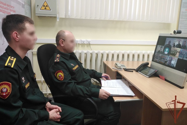 Военнослужащие Росгвардии провели телемост с кадетскими классами