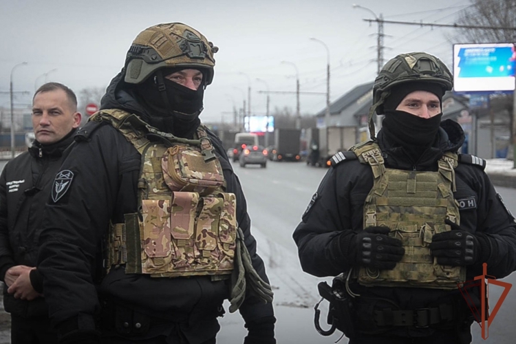 При участии спецназа Росгвардии прошёл рейд по выявлению нарушителей воинского учёта в Пензе (видео)