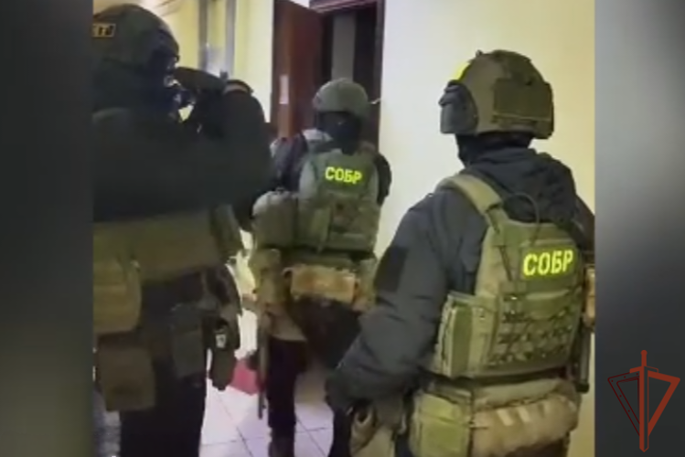 При содействии спецназа Росгвардии в Подмосковье задержаны подозреваемые в вымогательстве в особо крупном размере (видео)