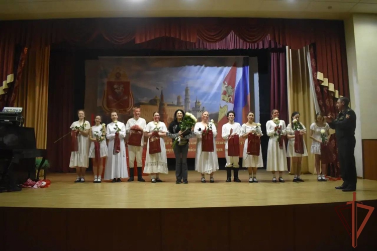 В гостях у росгвардейцев побывали артисты независимого московского драматического театра 