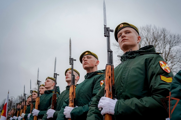 В Санкт-Петербурге росгвардейцы отметили 129-ю годовщину со дня рождения четырежды Героя Советского Союза маршала Советского Союза Георгия Жукова