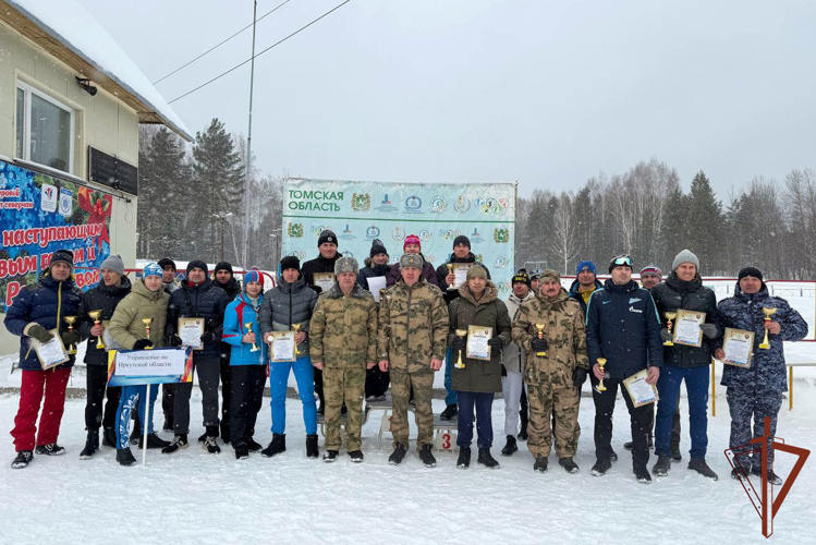 В Томской области прошел чемпионат Сибирского округа Росгвардии по служебному двоеборью 
