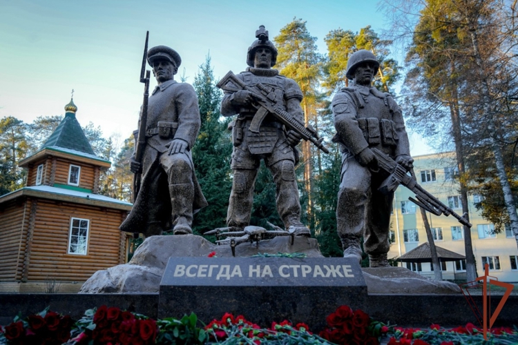 Памятник росгвардейцам-участникам СВО открыли в Ленинградской области  