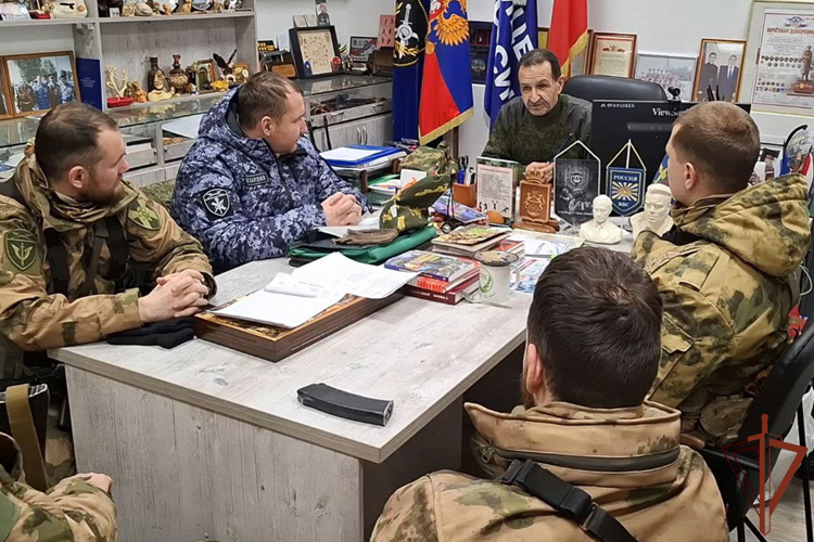 На Урале росгвардейцы провели военно-патриотические мероприятия с молодежью 