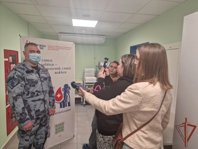 В Ханты-Мансийске росгвардейцы пополнили региональный банк крови