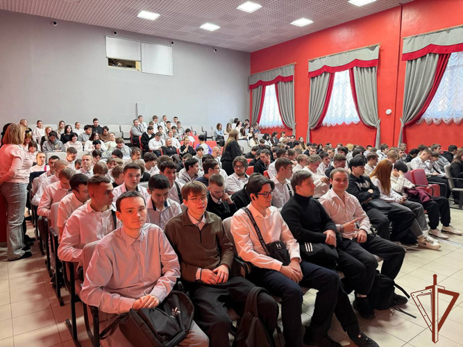 Росгвардейцы на Урале провели уроки мужества и профориентационные встречи со школьниками и студентами