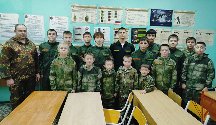 На Урале росгвардейцы провели военно-патриотические мероприятия с молодежью 