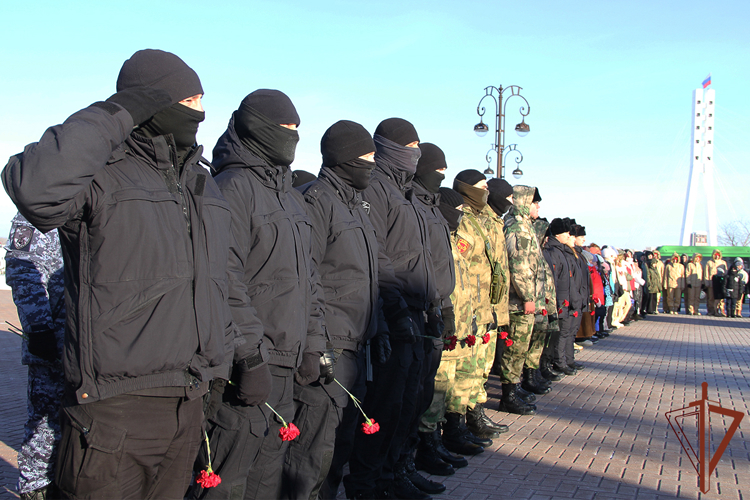 На Урале росгвардейцы приняли участие в мероприятиях, приуроченных к 82-й годовщине снятия блокады Ленинграда