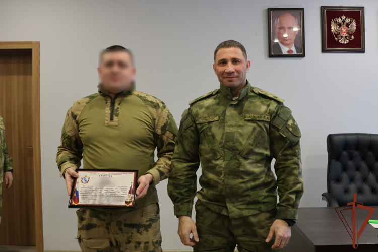В Курске наградили отличившихся саперов Росгвардии