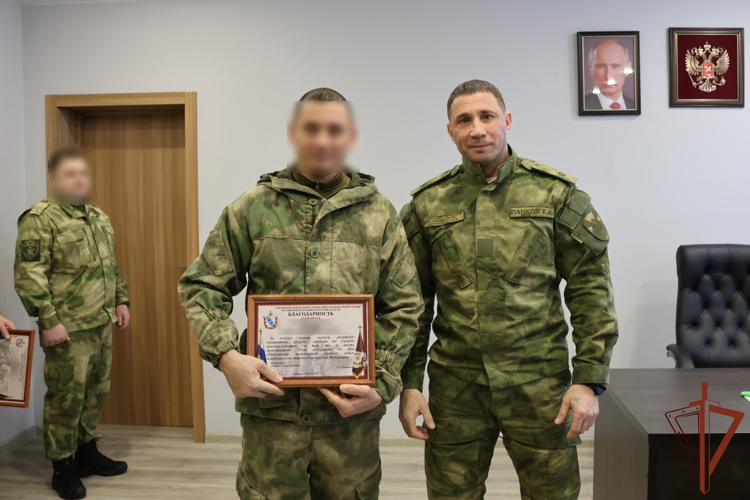 В Курске наградили отличившихся саперов Росгвардии