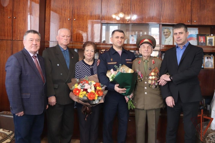 В Самаре торжественно отметили 99-летие ветерана Росгвардии