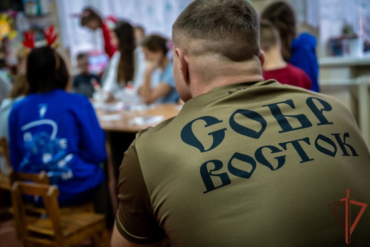 Спецназ Росгвардии в ДНР поддержал акцию «Дед Мороз специального назначения» (видео)