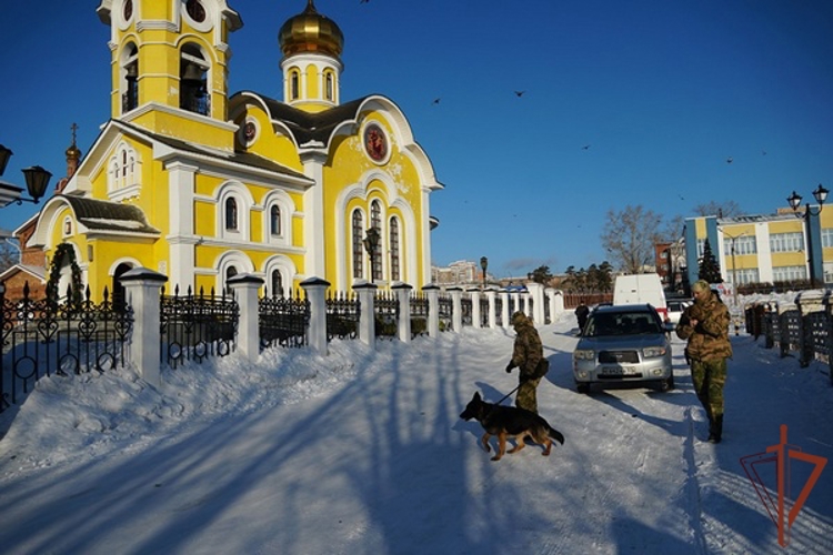 На Дальнем Востоке росгвардейцы обеспечили безопасность в канун Рождества Христова