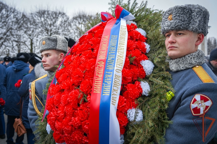 Росгвардейцы почтили память защитников и жителей блокадного Ленинграда